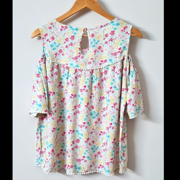 Cold shoulder free size top - Picture 2 of 5